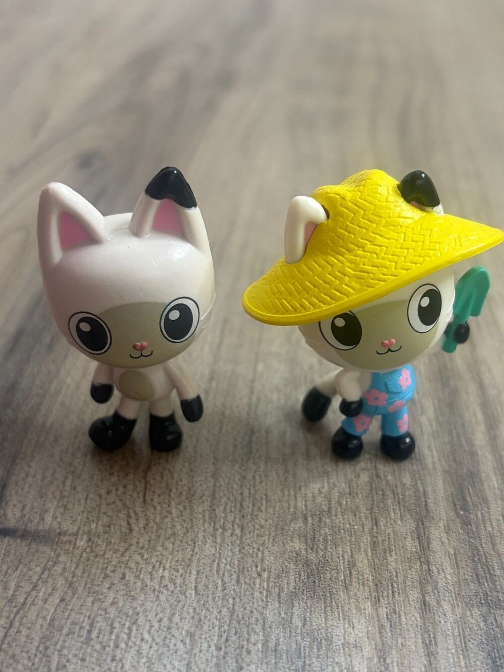 Lot of 2 Gabby's Dollhouse Pandy Paws Figurine 2" Cat Gardening Straw Hat Loose